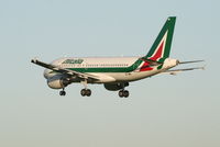 EI-IMN @ EBBR - Flight AZ148 is descending to RWY 25L