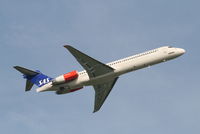 OY-KHU @ EBBR - Flight SK594 is climbing from RWY 07R