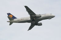 D-AILA @ EBBR - Flight LH2285 is climbing from RWY 07R