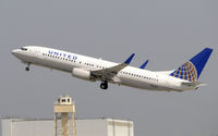 N76288 @ KLAX - United - by Todd Royer