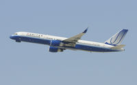 N589UA @ KLAX - United - by Todd Royer