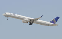 N57863 @ KLAX - United - by Todd Royer