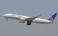 N799UA @ KLAX - United - by Todd Royer