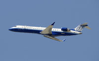 N743SK @ KLAX - United - by Todd Royer