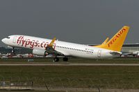 TC-AAU @ EDDS - departure via RW25 - by Friedrich Becker