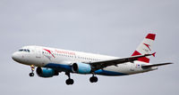 OE-LBS @ EKCH - Final Copenhagen Airport - by mhoejte