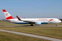 OE-LAY @ VIE - Austrian Airlines - by Joker767