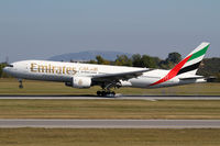 A6-EMI @ VIE - Emirates