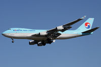 HL7603 @ LOWW - On final RWY 34 - by Loetsch Andreas