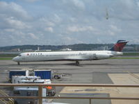 N904DL @ KDCA - DCA, VA - by Ronald Barker