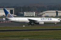 N768UA @ EBBR - taxying o the active - by Friedrich Becker