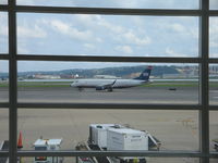 N112HQ @ KDCA - DCA, VA - by Ronald Barker