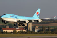 HL7473 @ VIE - Korean Air - by Joker767
