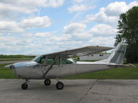CF-WGW @ PU6 - 1967 Cessna 172H, Recently moved from Deseronto to Picton, Ontario. Owned by Dave Carnahan of Trenton, Ontario - by Dave Carnahan