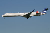 OY-KFA @ EBBR - Arrival of flight SK1591 to RWY 25L