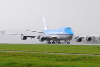 PH-BFW @ AMS - KLM - by Chris Jilli