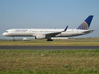 N18119 @ LFPG - C/N 753 was delivered new to CO in 1997. Winglets were fitted in 2005. In addition to the livery, UA also retained the dual class C16Y159 cabin layout.