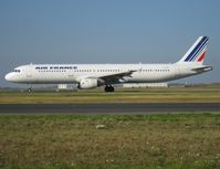 F-GTAU @ LFPG - Leased from Tokyo based Rook Ltd