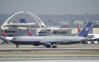 N667UA @ KLAX - Arriving at LAX - by Todd Royer