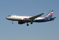 VQ-BAX @ EBBR - Arrival of flight SU235 to RWY 25L - by Daniel Vanderauwera