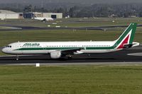 EI-IXZ @ EBBR - decelerating after touchdown - by Friedrich Becker