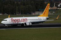 TC-AAT @ EBBR - decelerating after touchdown - by Friedrich Becker