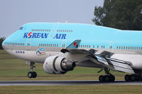 HL7493 @ VIE - Korean Air - by Joker767