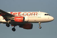 G-EZBB @ EBBR - Early arrival of flight EZY4701 to RWY 02 - by Daniel Vanderauwera