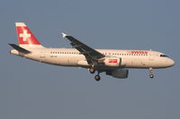 HB-IJF @ EBBR - Early arrival of flight LX786 to RWY 02