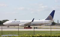 N24202 @ FLL - United - by Florida Metal