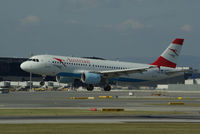 OE-LBO @ LOWW - Austrian Airlines Airbus A320 - by Thomas Ranner