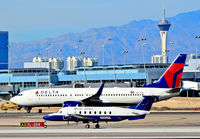 N208GL @ KLAS - N208GL Great Lakes Airlines 1996 Beech 1900D C/N UE-208

N3772H Delta Air Lines Boeing 737-832 C/N 30823

Las Vegas - McCarran International (LAS / KLAS)
USA - Nevada, October 14, 2011
Photo: Tomás Del Coro - by Tomás Del Coro