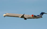 OY-KFE @ EKCH - T/O R-22R CPH Kastrup 15.10.11 - by leo larsen