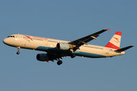 OE-LBB @ VIE - Austrian Airlines - by Chris Jilli