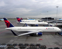N199DN @ EHAM - Delta - by Henk Geerlings