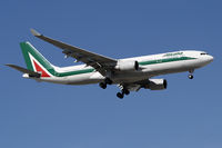 EI-DIP @ KORD - Short final for 10