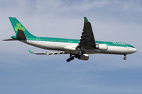 EI-EDY @ KORD - Arrival from Dublin. Short final for 10.