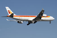 EC-GLE @ KORD - Short final for 10. - by John Meneely