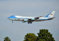 82-8000 @ LAS - Taken on final approach to McCarran International Airport.