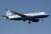 N445UA @ KORD - United A320 on short final for 14R