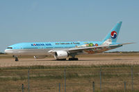 HL7752 @ DFW - Korean Air at DFW Airport - by Zane Adams