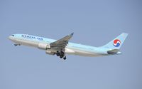 HL7552 @ KLAX - Departing LAX - by Todd Royer