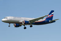 VQ-BKT @ EHAM - Aeroflot A320