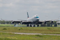 B-HOW @ EHAM - Cathay Pacific 747-400 - by Andy Graf-VAP