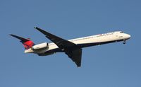 N915DE @ MCO - Delta MD-88