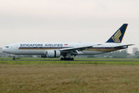 9V-SVL @ EHAM - Singapore Airlines 777-200 - by Andy Graf-VAP