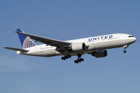 N220UA @ KORD - Short final - by John Meneely
