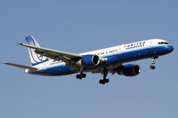 N564UA @ KORD - Short final