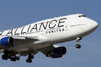 N121UA @ KORD - Short final for 14R