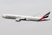 A6-ECP @ VIE - Emirates